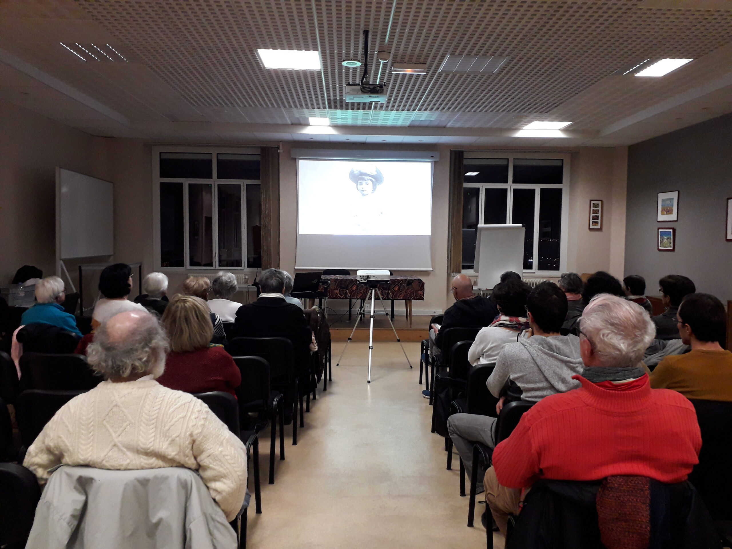 CHER (18) - BOURGES - Projection du film MIRACLES